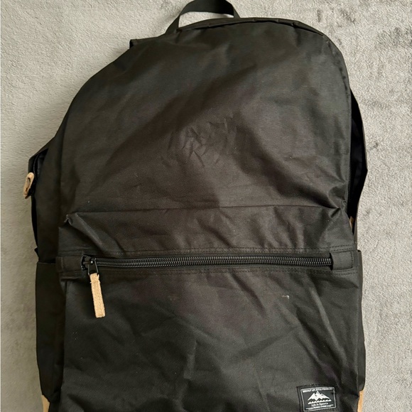 XL Backpack - Picture 3 of 6